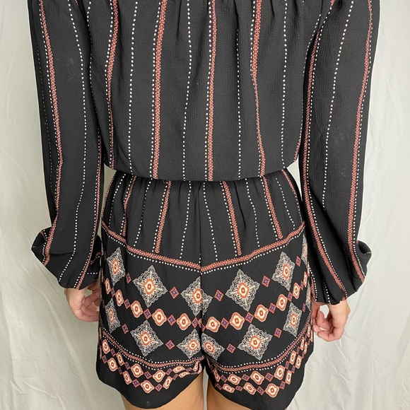 BLACK ROMPER (LONG-SLEEVED) - Picture 6 of 8